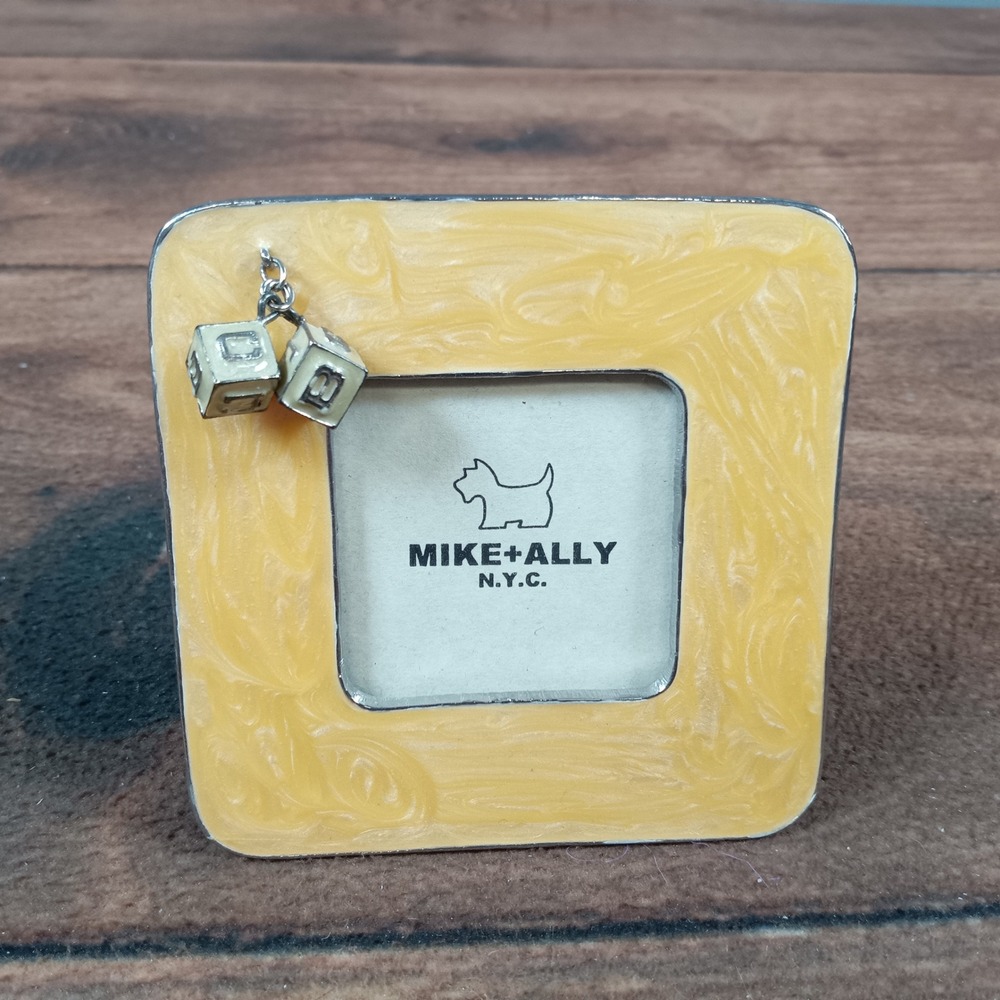 Mike + Ally N.Y.C. Novelty Yellow Picture Frame with Dice‎ Charm